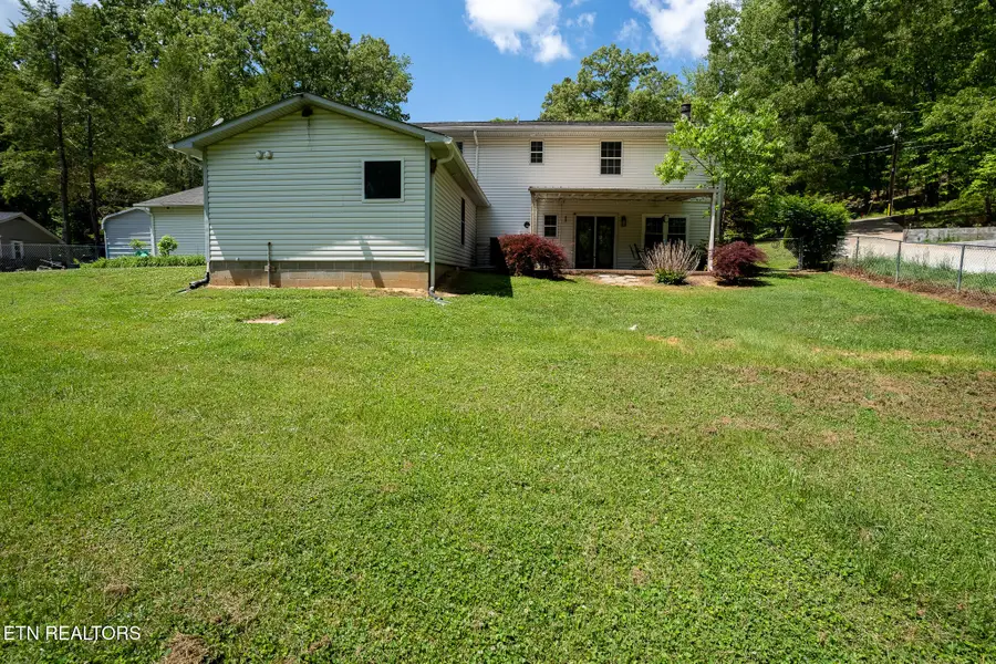 663 W Hills Drive, Harriman, TN 37748 - #3