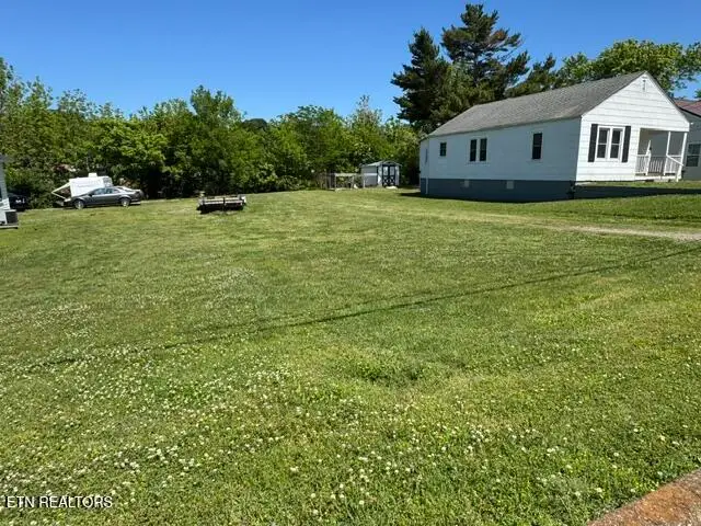 1012 Jones St, Athens, TN 37303 - #3
