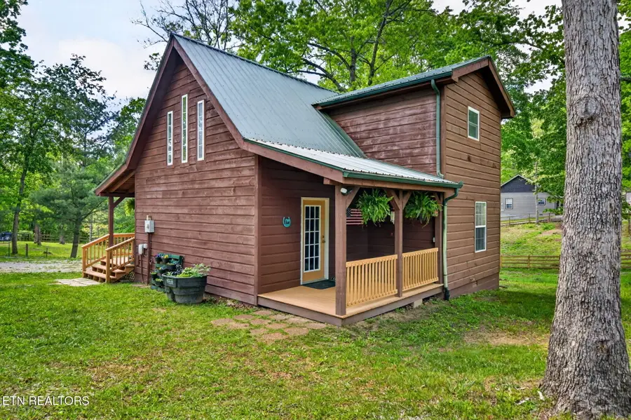 512 Spruce Creek Drive, Jamestown, TN 38556 - #2