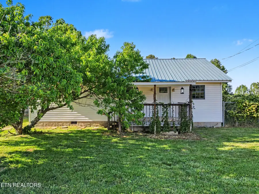 2146 Snodgrass Rd, New Tazewell, TN 37825 - #2