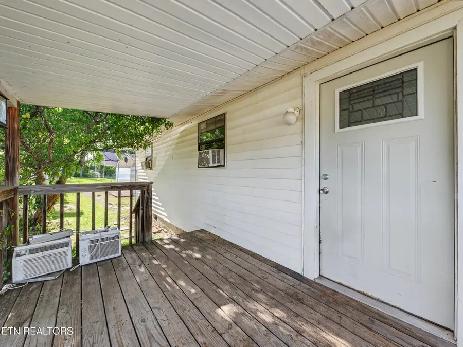 2146 Snodgrass Rd, New Tazewell, TN 37825 - #3