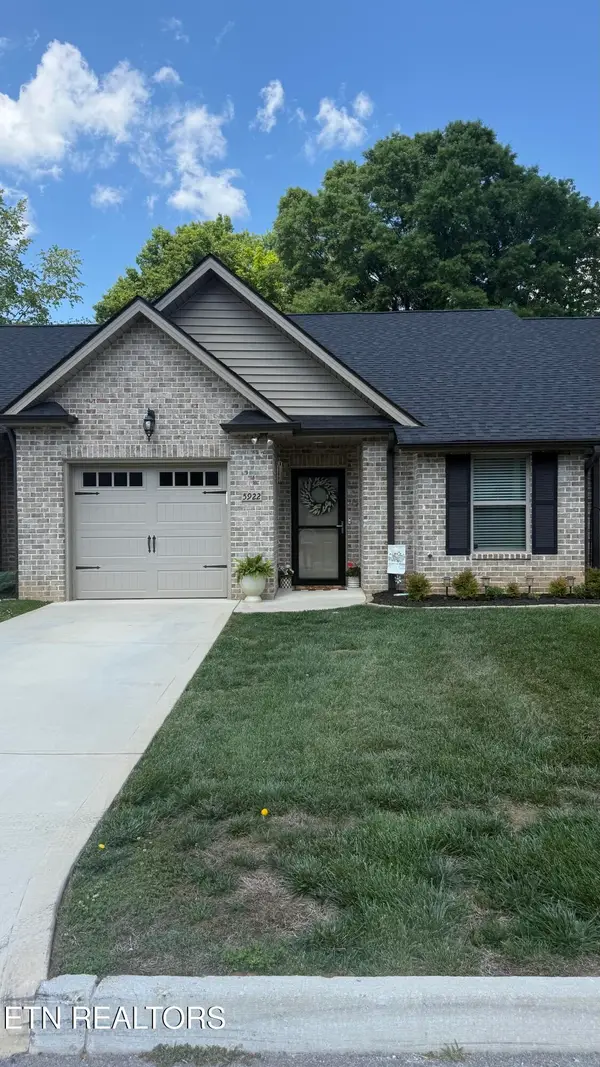 5922 Knox Hill Way, Knoxville, TN 37912