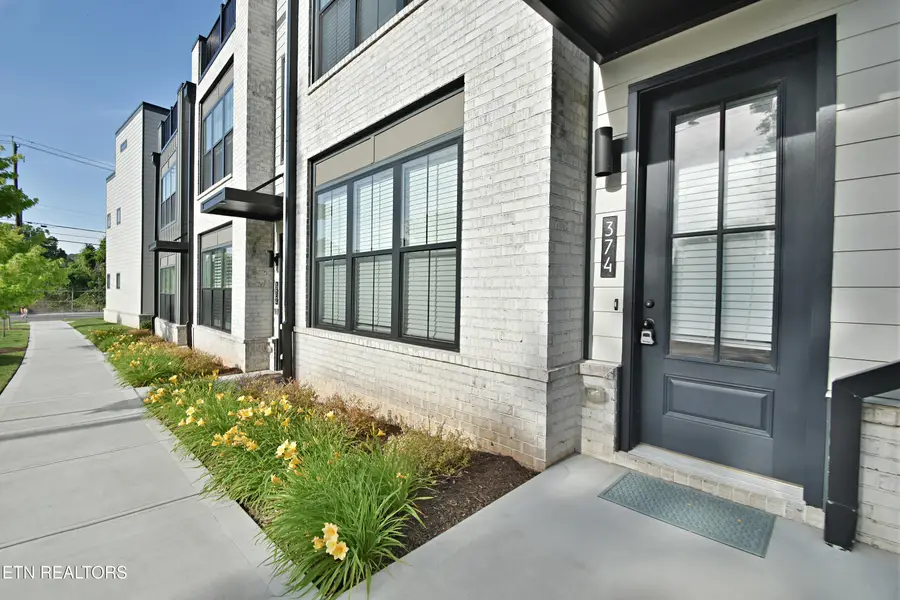374 Mccormick St, Knoxville, TN 37920 - #2