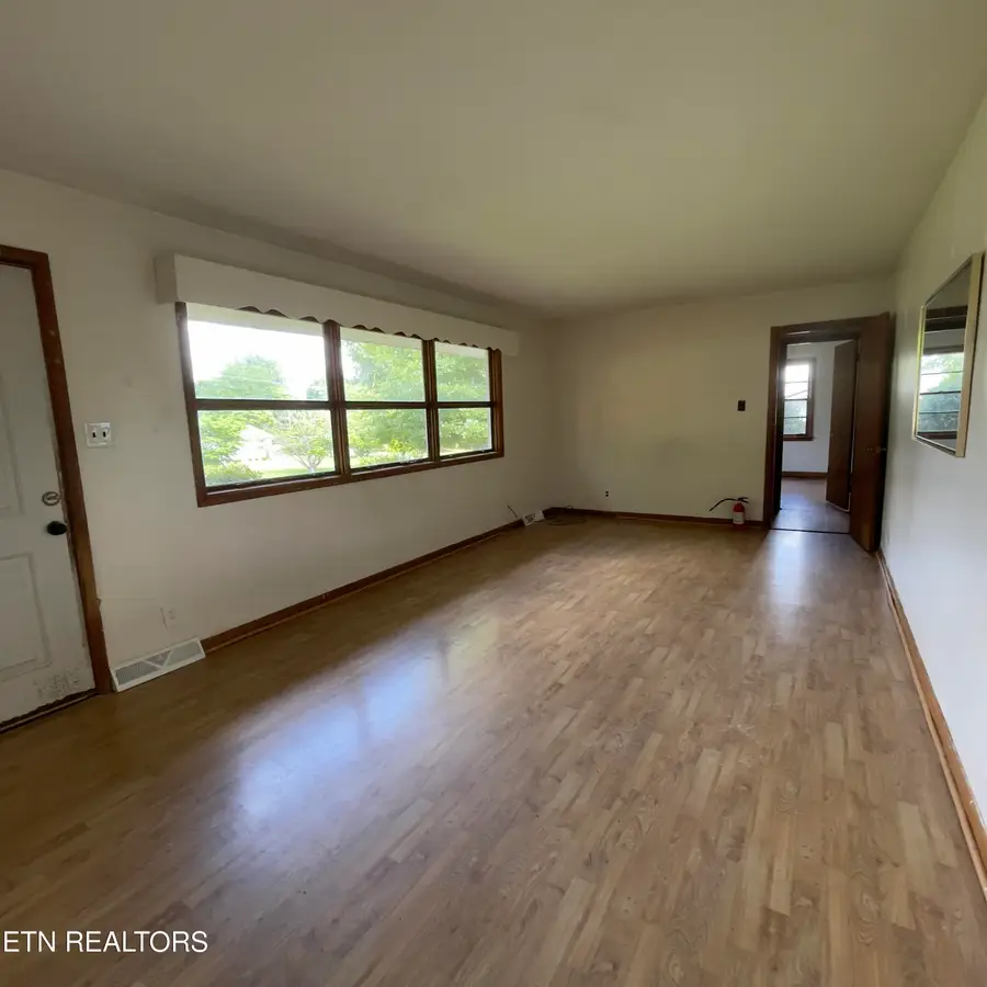 4324 Crestfield Rd, Knoxville, TN 37921 - #2