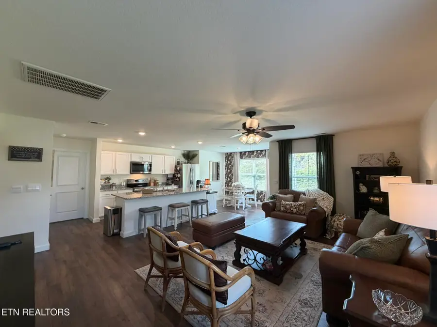 136 S Blissful Meadows Drive, Harriman, TN 37748 - #3