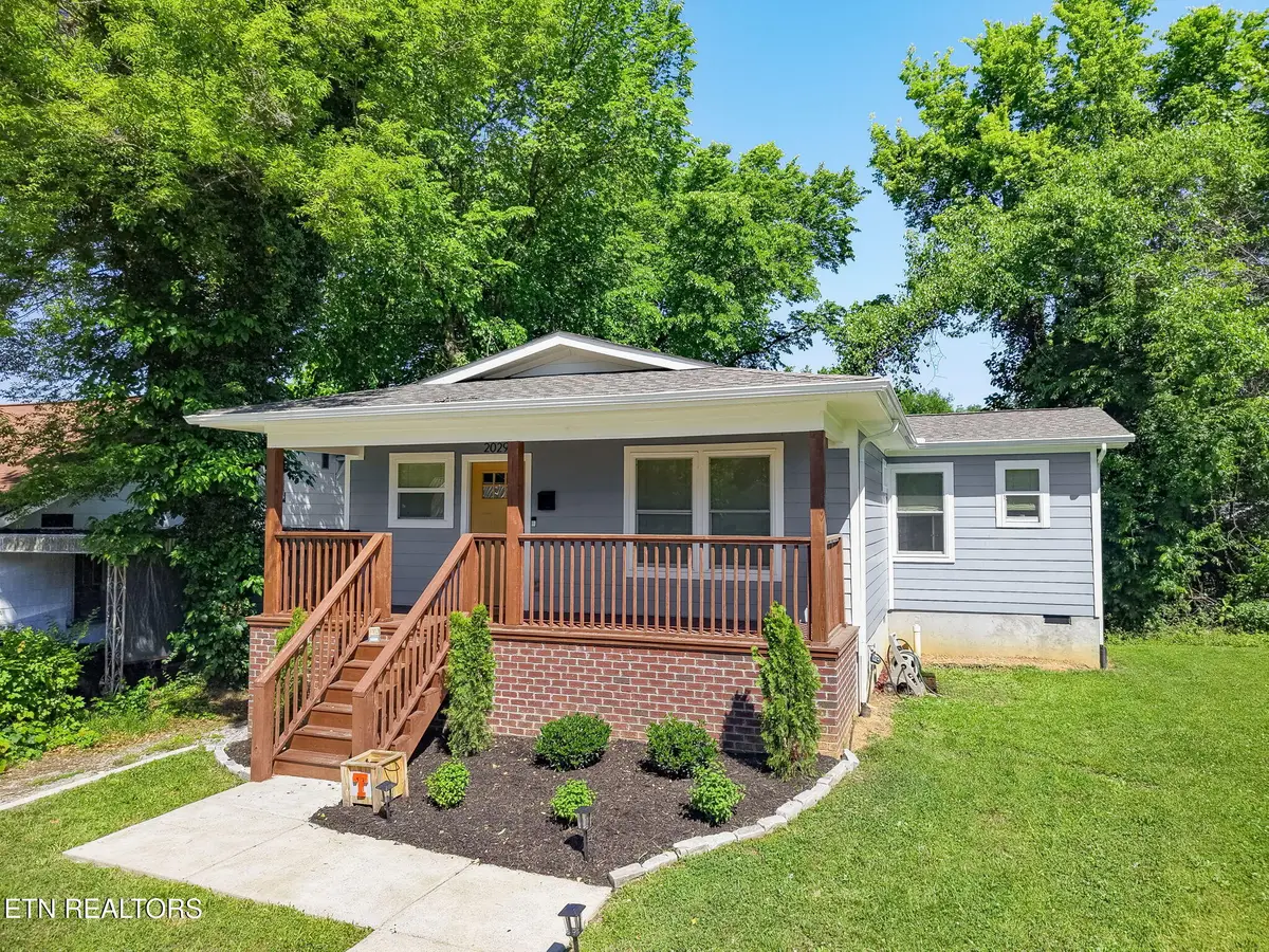 2029 E 5th Ave, Knoxville, TN 37917 - #1