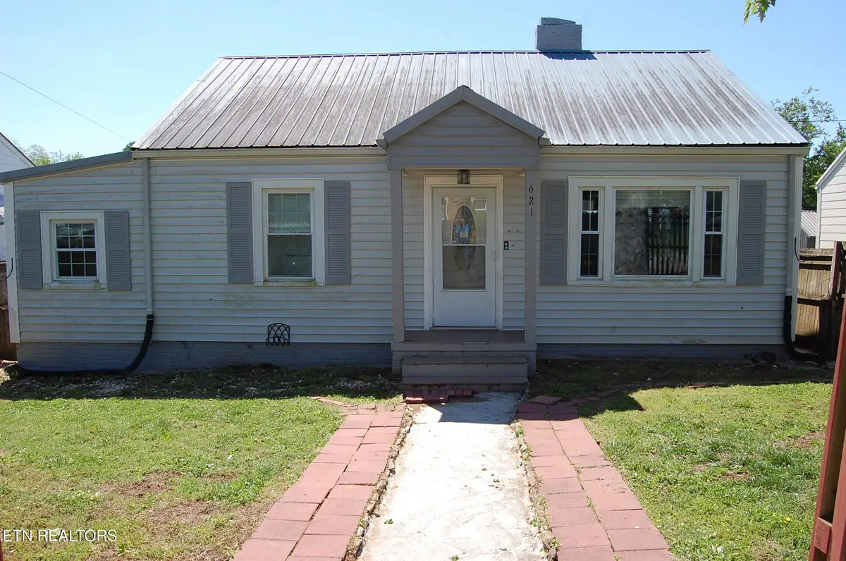 621 Ferry St, Loudon, TN 37774 - #1