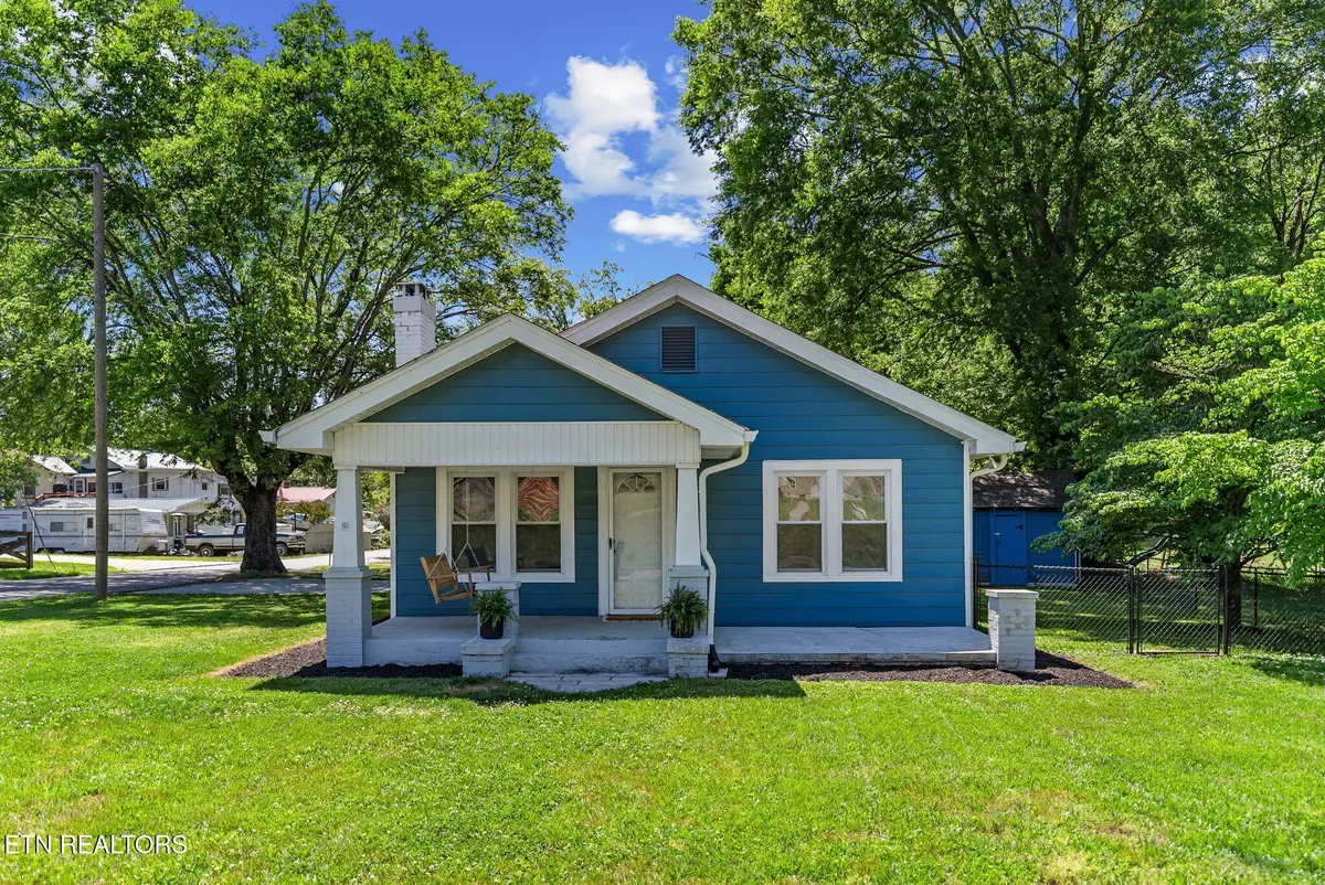 300 Hillcrest St, Clinton, TN 37716 - #1