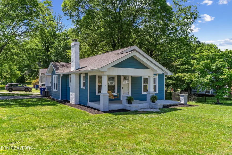 300 Hillcrest St, Clinton, TN 37716 - #2