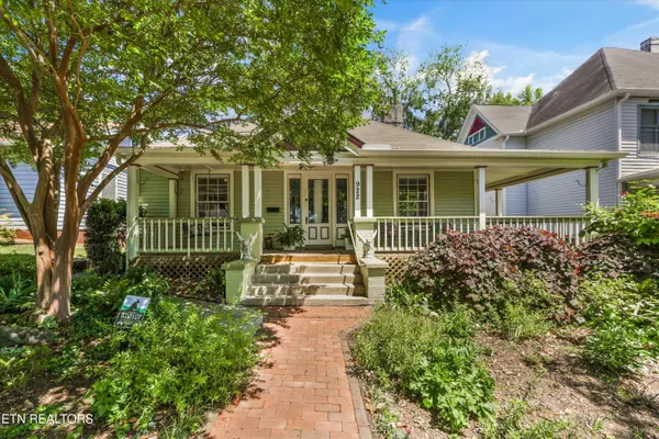 922 Gratz St, Knoxville, TN 37917