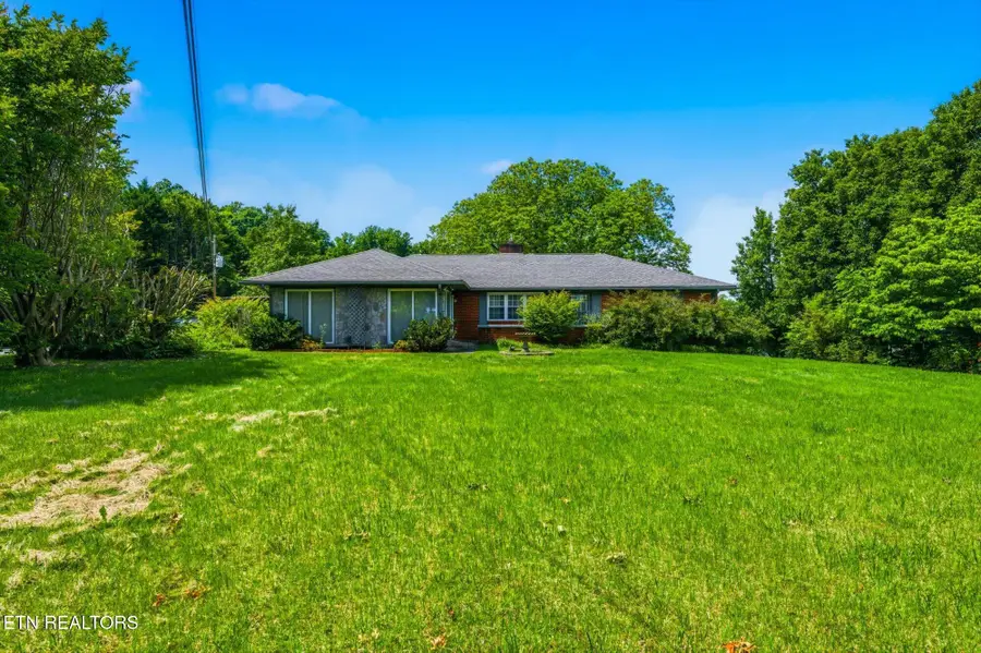 1030 Kirk Rd Rd, Greenback, TN 37742 - #2