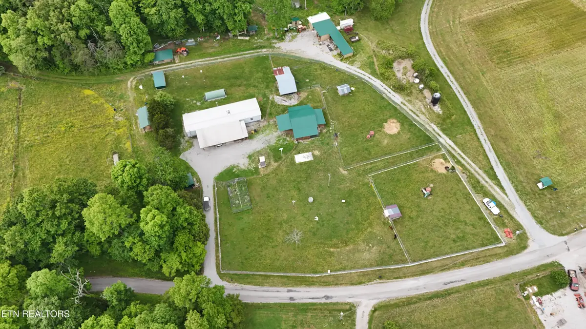 204 Honey Creek Loop Rd, Allardt, TN 38504 - #1