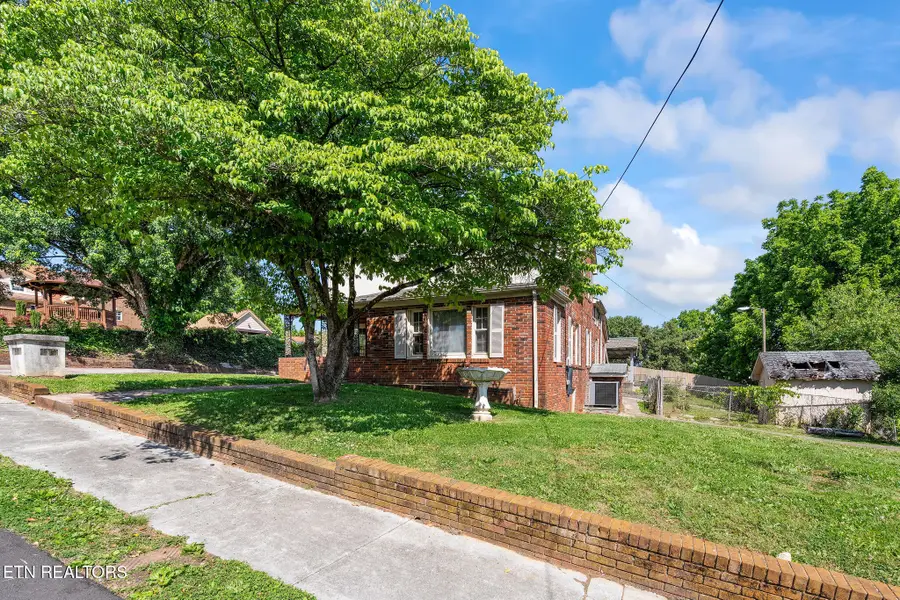 303 E Louise Ave, Morristown, TN 37813 - #3