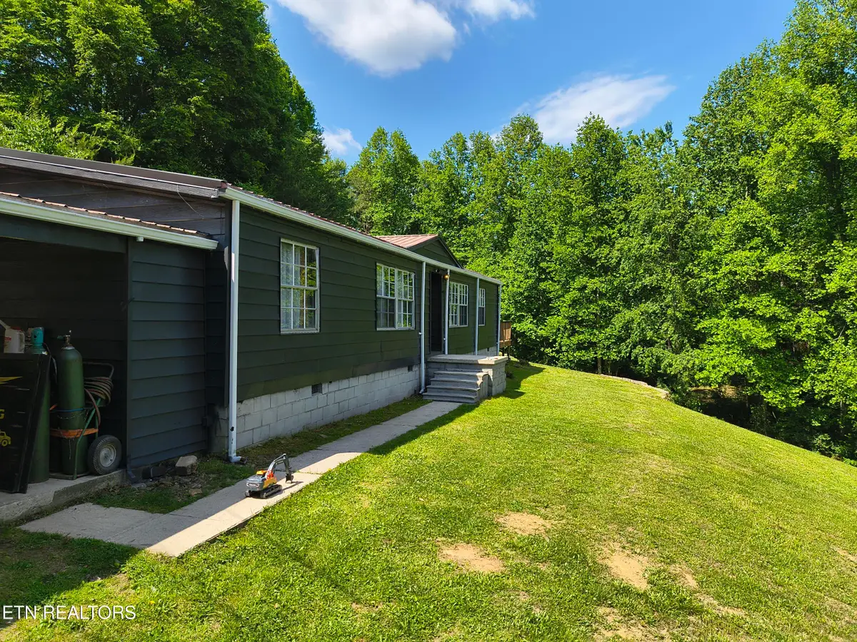 3552 Straight Fork Rd, Pioneer, TN 37847 - #1