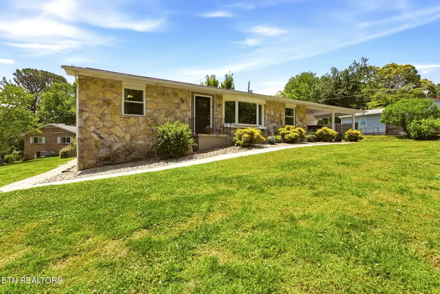 211 Woodland Drive, Kingston, TN 37763 - #2