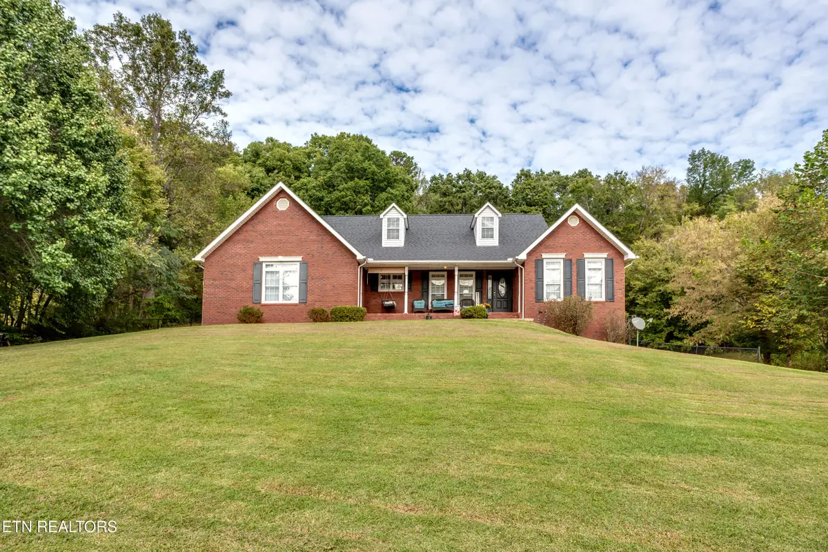 949 Hill St, Jellico, TN 37762 - #1