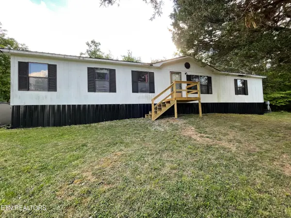 110 3rd St, Corryton, TN 37721