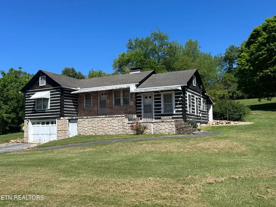 4533 Wildwood Springs Rd, Maryville, TN 37804 - #2