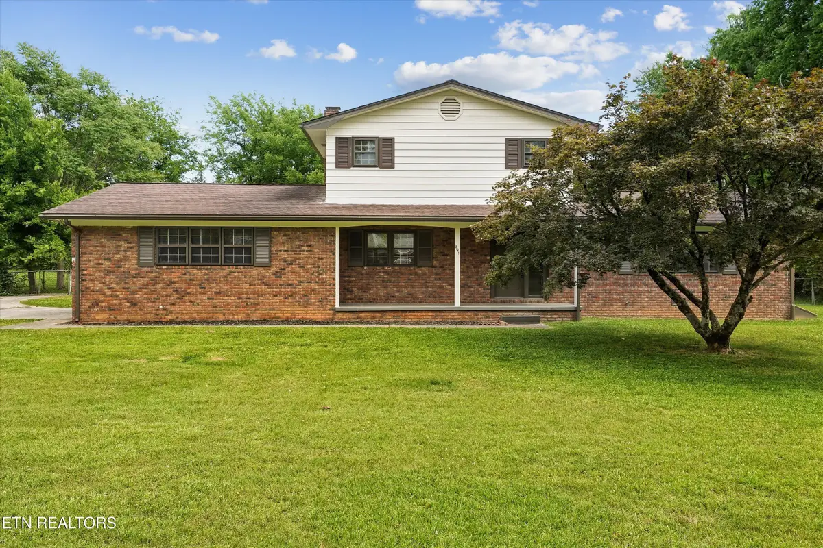 891 W Cunningham St, Alcoa, TN 37701 - #1