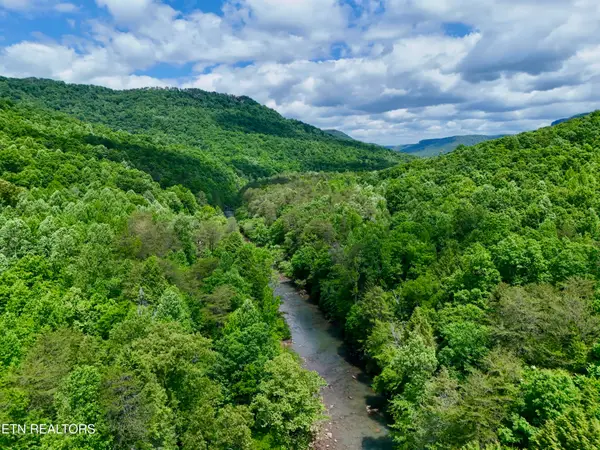 3895 Coppinger Cove Rd, Sequatchie, TN 37364