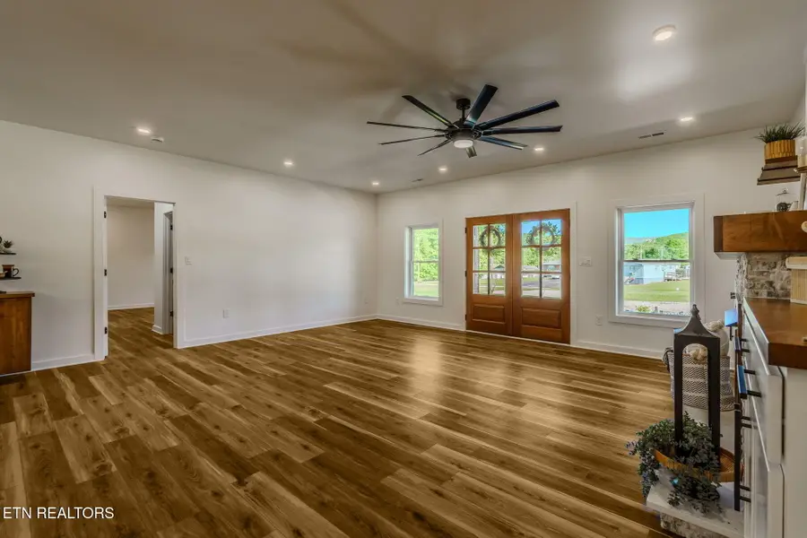110 Eldon Justice Rd, Oliver Springs, TN 37840 - #3