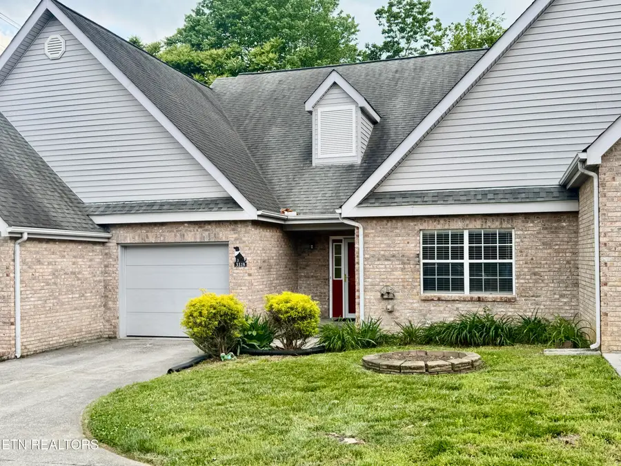 3319 Laurel View Rd, Knoxville, TN 37917 - #3