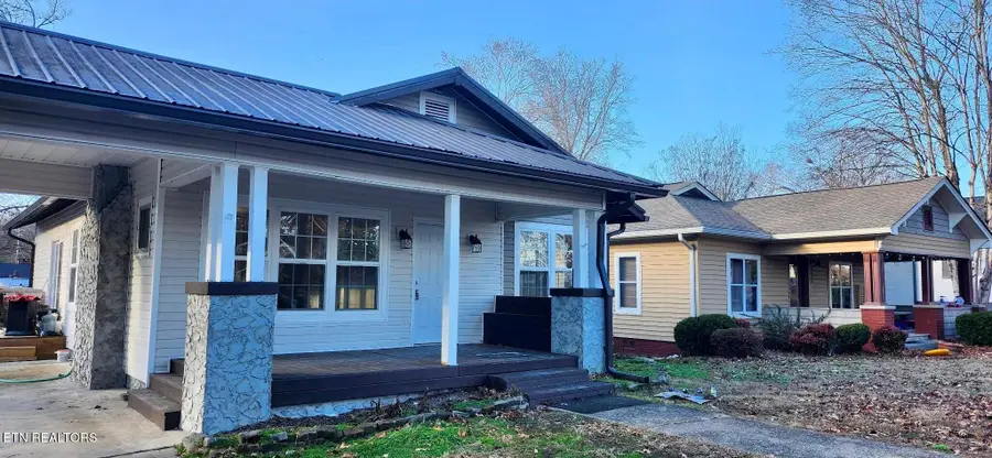 1322 Pennsylvania Ave, Etowah, TN 37331 - #3