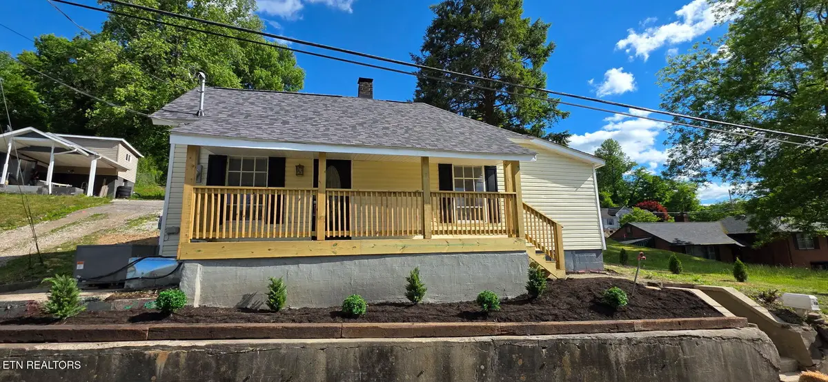 378 Church St, Jellico, TN 37762 - #1