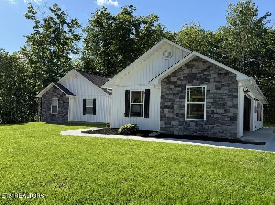 220 Kayla Lane, Oneida, TN 37841 - #3