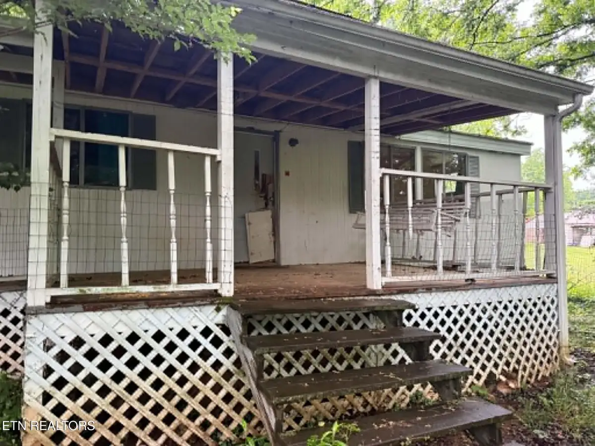 1604 Lamar St, Athens, TN 37303 - #1