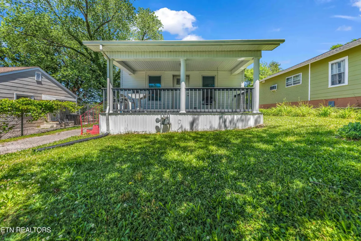 2730 Barton St, Knoxville, TN 37917 - #1