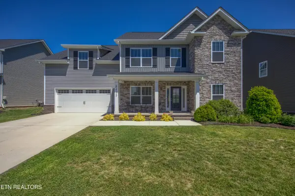 8435 Creek Valley Lane, Knoxville, TN 37931