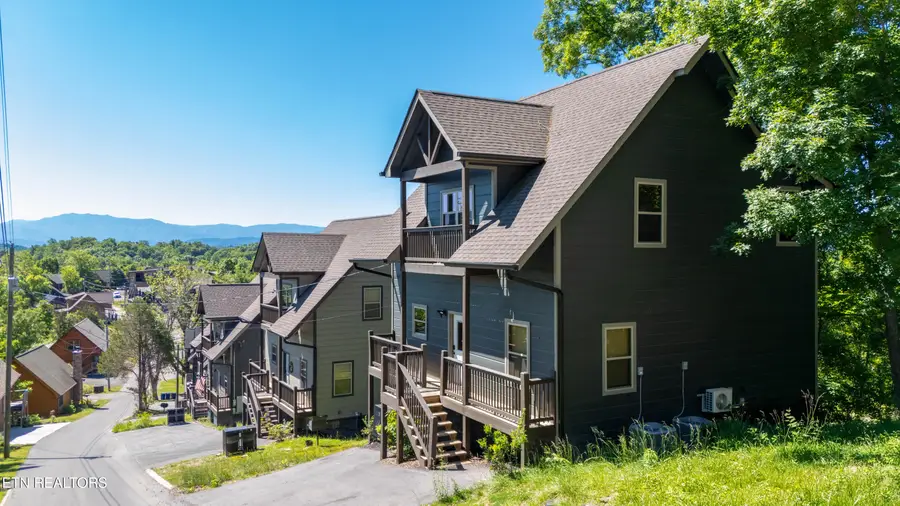 2127 Eagle Feather Drive, Sevierville, TN 37876 - #2