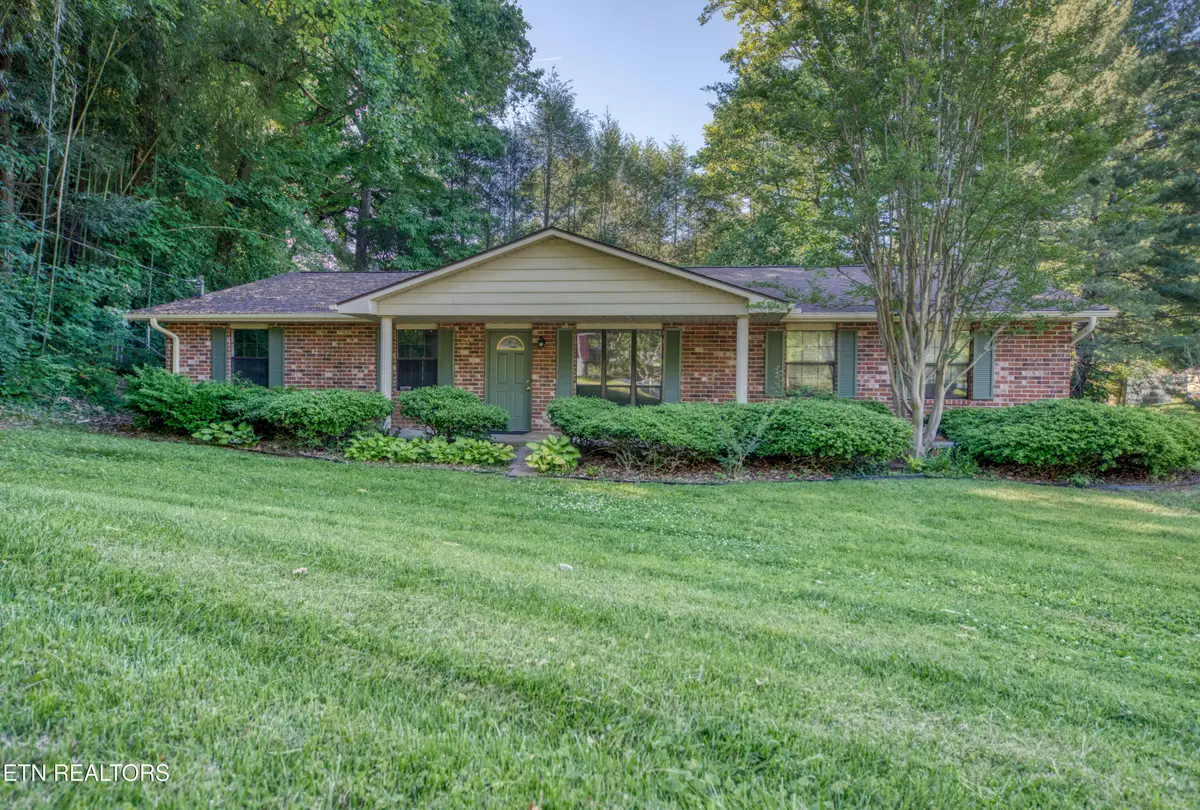 4521 Crestfield Rd, Knoxville, TN 37921 - #1
