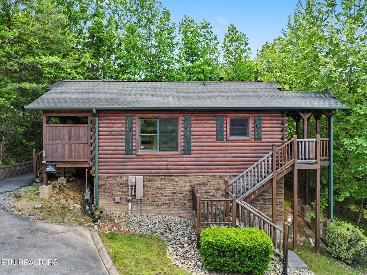 816 Spirit Loop Way, Gatlinburg, TN 37738 - #1
