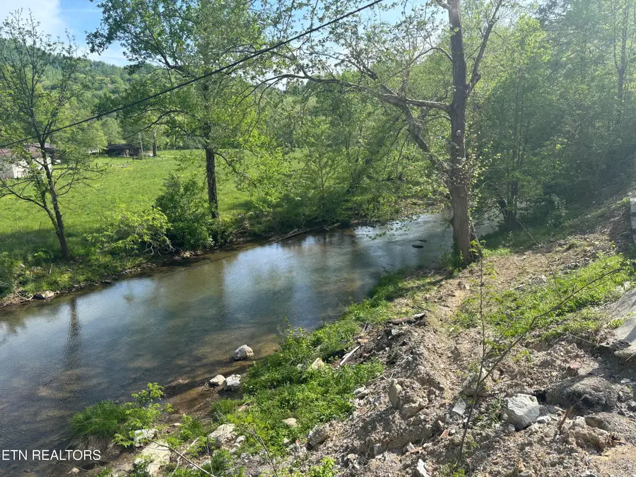 1023 Stinking Creek Rd, La Follette, TN 37766 - #2