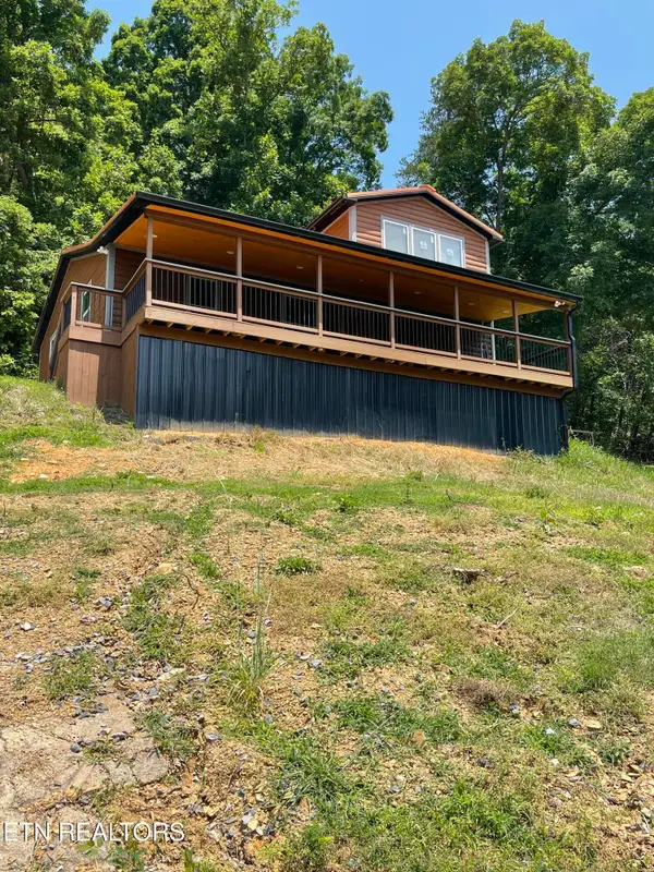 1908 Inskip Lane, Dandridge, TN 37725
