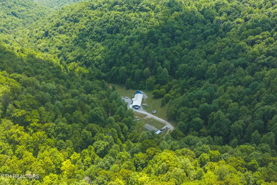 622 Earls Hollow Rd, Speedwell, TN 37870 - #2