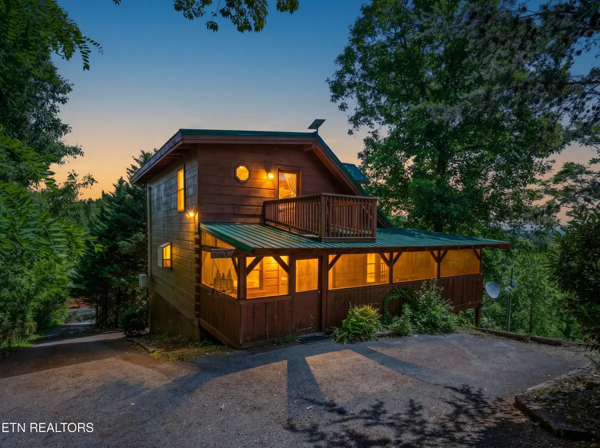 1086 Sharp Hollow Rd, Sevierville, TN 37862 - #1