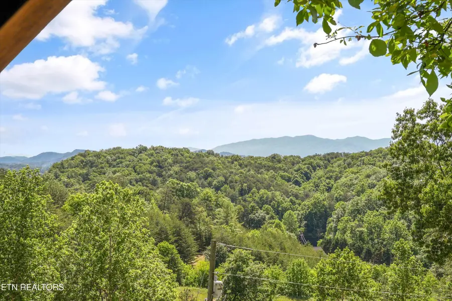 1086 Sharp Hollow Rd, Sevierville, TN 37862 - #3