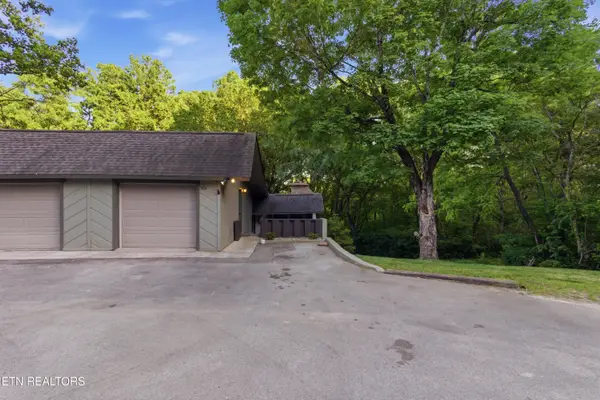 1900 Ridgecrest Drive #304, Knoxville, TN 37918