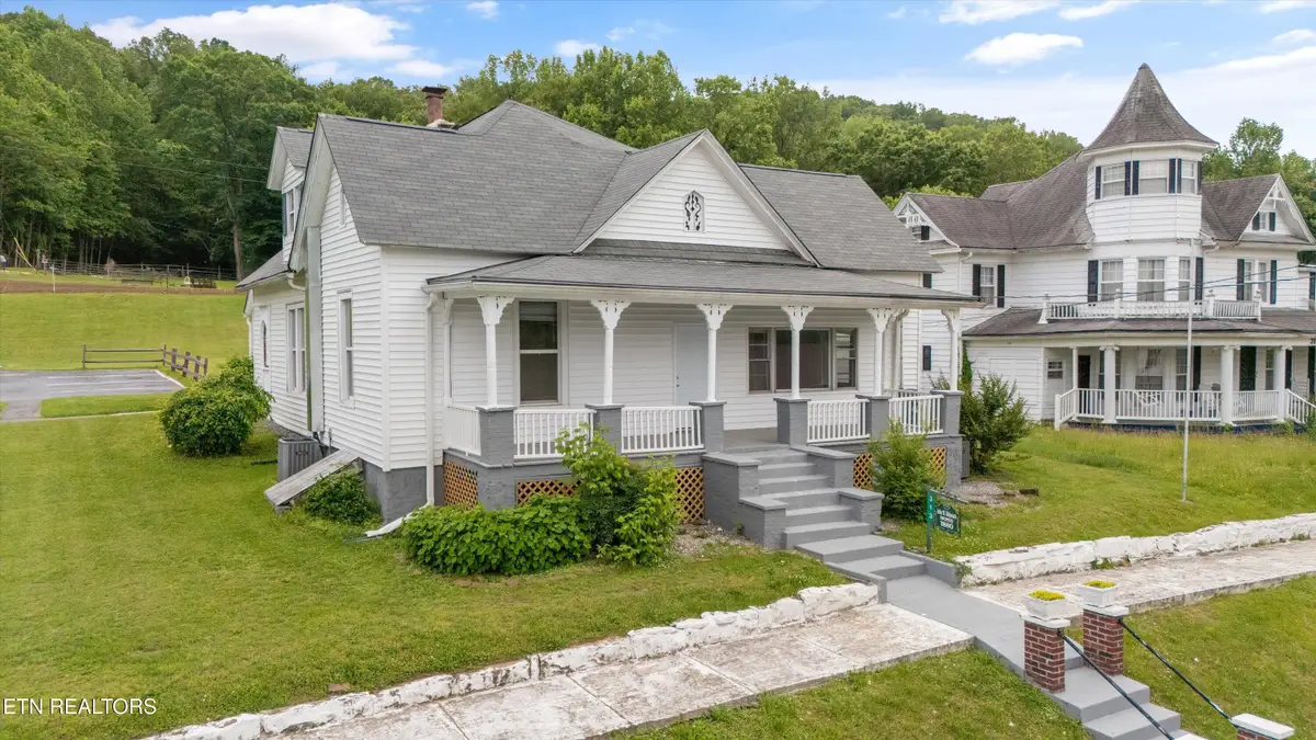313 W Spring St, Oliver Springs, TN 37840 - #1