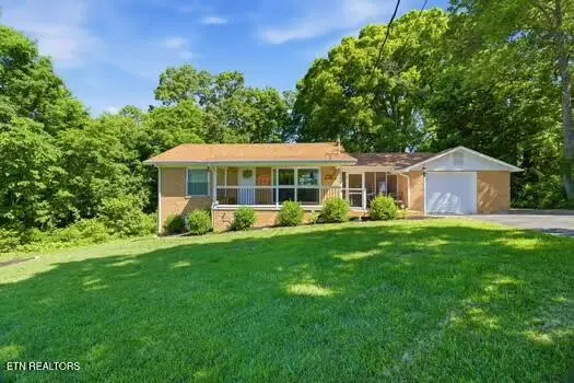 3012 Sinking Springs Rd, Knoxville, TN 37914