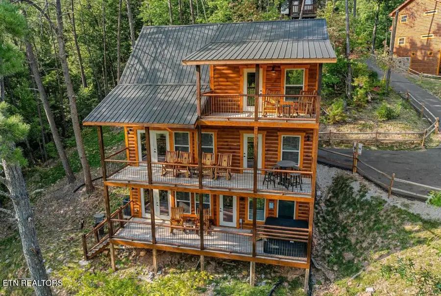 1009 Silver Poplar Lane, Sevierville, TN 37876 - #2