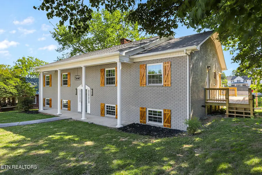 402 N A St, Lenoir City, TN 37771 - #3