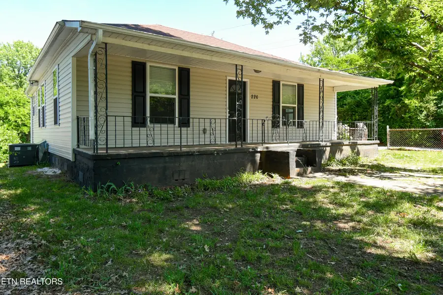 220 Sanderson St, Alcoa, TN 37701 - #2