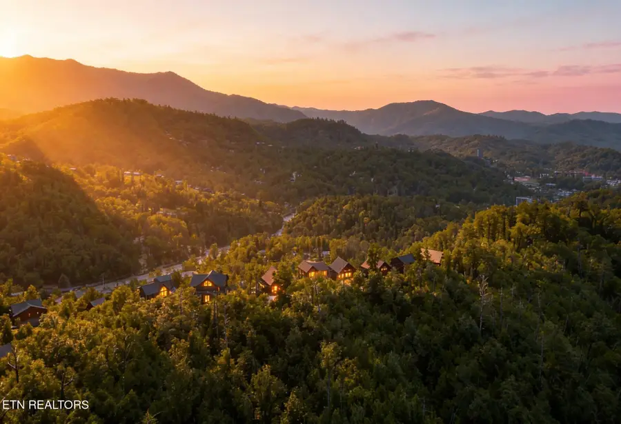 218 Pinnacle Drive, Gatlinburg, TN 37738 - #2