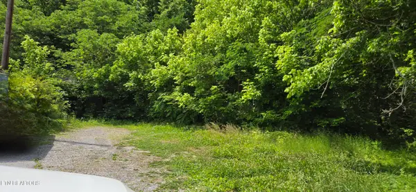 328 Keylon Drive, Harriman, TN 37748