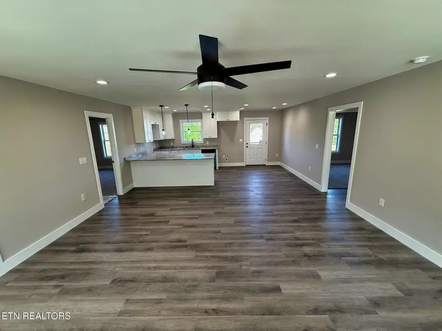 408 Glade Springs Rd, Lafollette, TN 37766 - #3