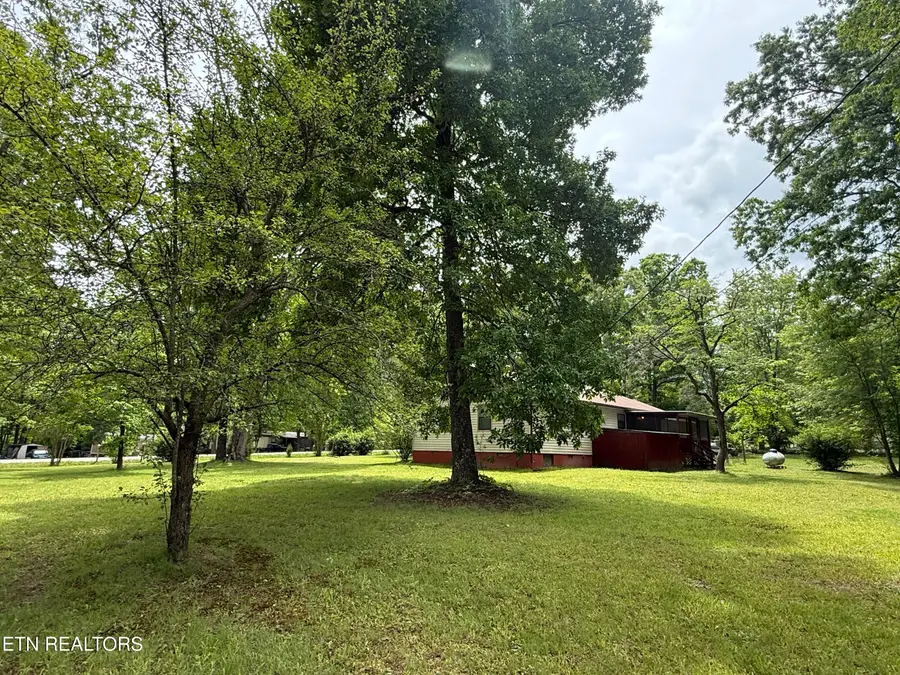 3422 Airport Rd, Rockwood, TN 37854 - #3